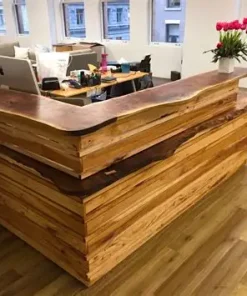 Quầy lễ tân màu gỗ 2