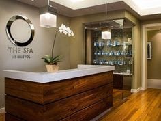 Thiết kế thi công quầy lễ tân spa đẹp 2 Thiết kế thi công quầy lễ tân spa đẹp 2