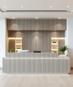 Quầy lễ tân có kệ trưng bày