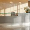 Quầy lễ tân gỗ kết hợp kính