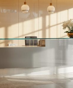 Quầy lễ tân gỗ kết hợp kính