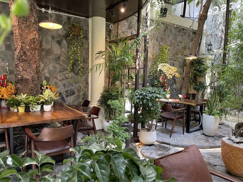 thiet ke quan cafe san vuon 10