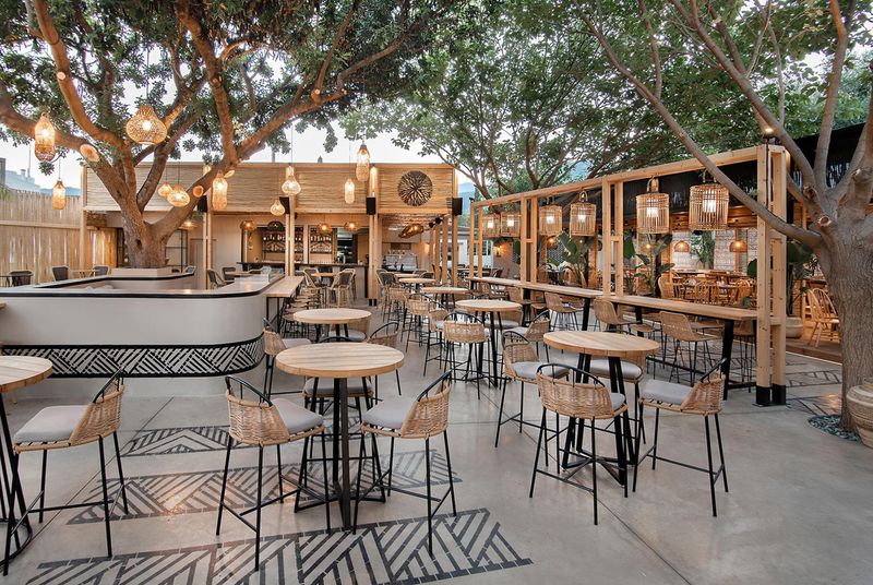 Thi Công Quán Cafe Sân Vườn 3 Mẫu quán cafe sân vườn phong cách châu Âu